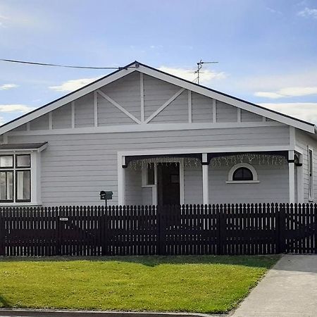 Te Waiharakeke Holiday Home Бленем Экстерьер фото