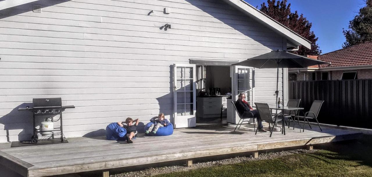 Te Waiharakeke Holiday Home Бленем Экстерьер фото